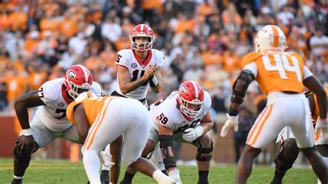 College football picks, schedule: Predictions against the spread, odds f.